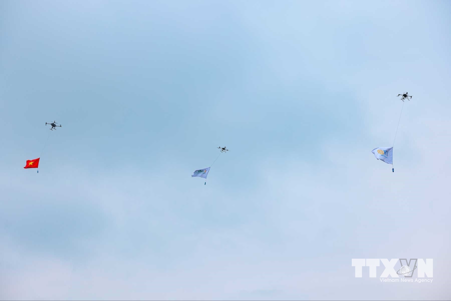 Trình diễn bay thử UAV tại Khu thử nghiệm UAV và chương trình thử nghiệm bay ngoài trời. (Ảnh: Hoàng Hiếu/TTXVN)